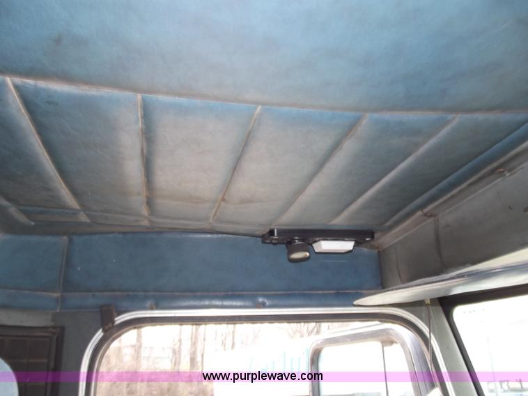 image for item D3693 1989 Peterbilt 379 triple axle semi truck