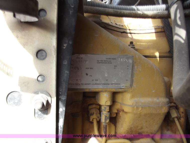 image for item D3693 1989 Peterbilt 379 triple axle semi truck