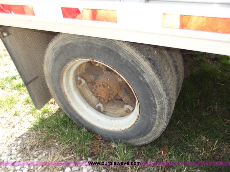 image for item D3694 1990 Ford F700 service truck