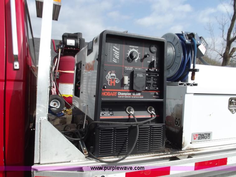 image for item D3694 1990 Ford F700 service truck