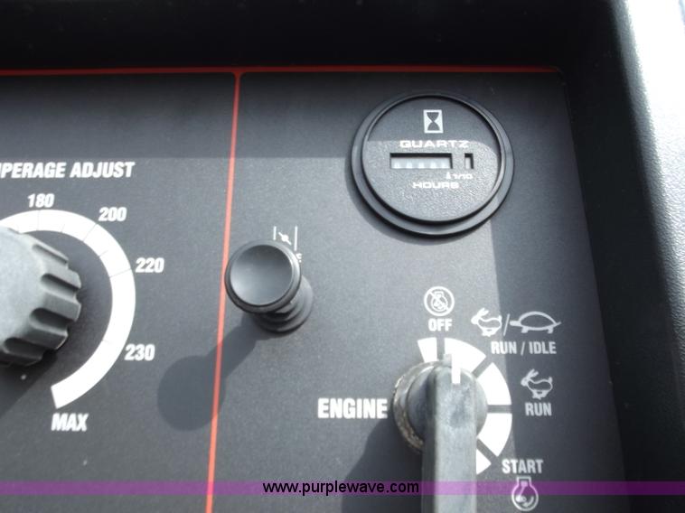 image for item D3694 1990 Ford F700 service truck