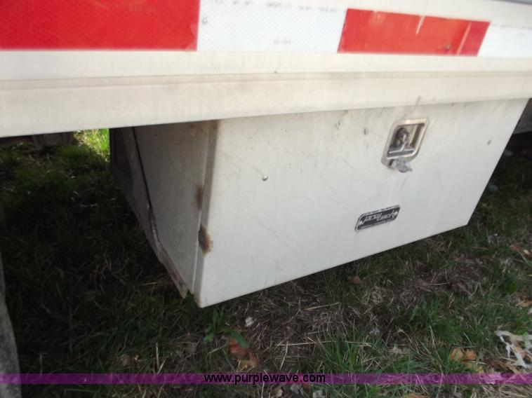 image for item D3694 1990 Ford F700 service truck