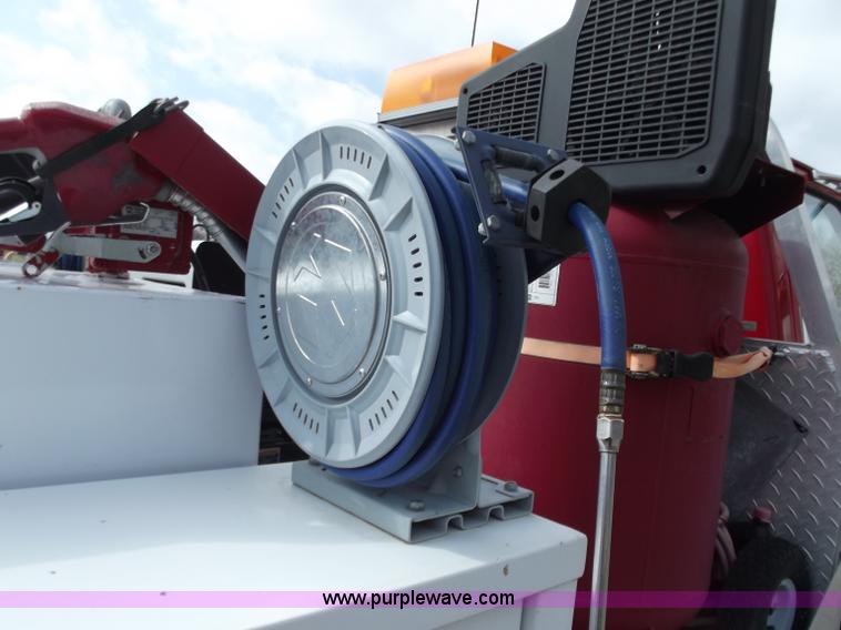 image for item D3694 1990 Ford F700 service truck