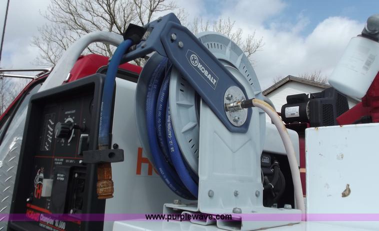 image for item D3694 1990 Ford F700 service truck