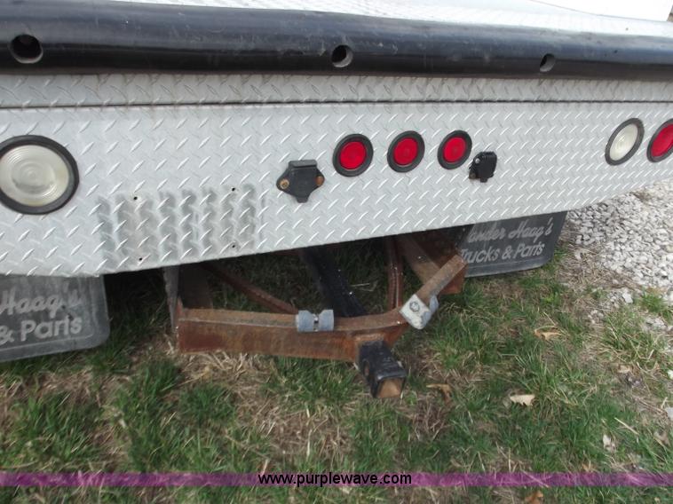 image for item D3694 1990 Ford F700 service truck