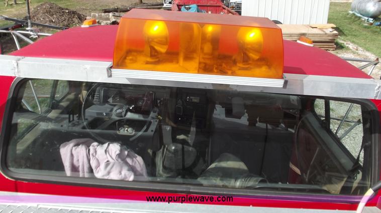 image for item D3694 1990 Ford F700 service truck