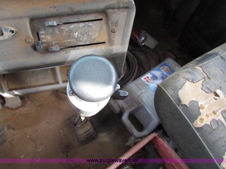 image for item D9126 1989 Mack RD688S water tanker semi truck