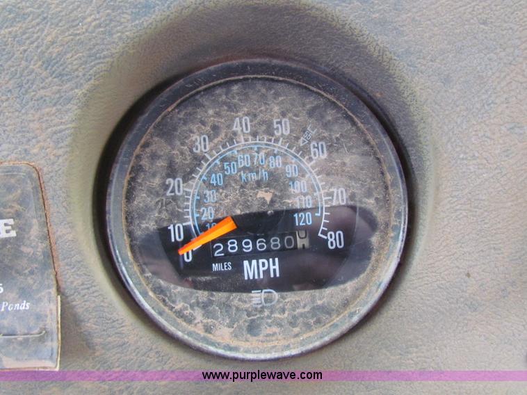 image for item D9126 1989 Mack RD688S water tanker semi truck