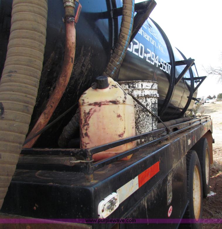 image for item D9126 1989 Mack RD688S water tanker semi truck