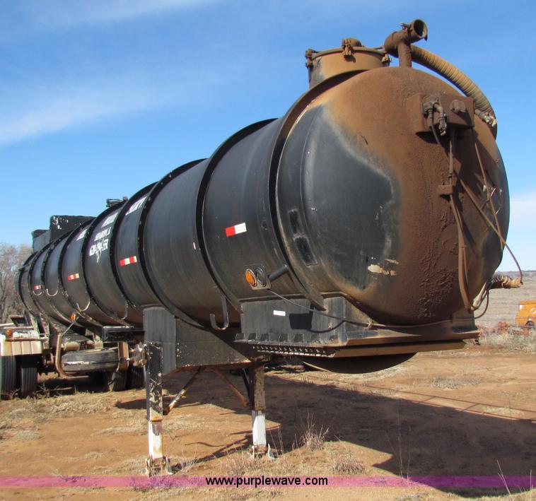 image for item D9129 1991 Eagle 120 barrel tanker trailer