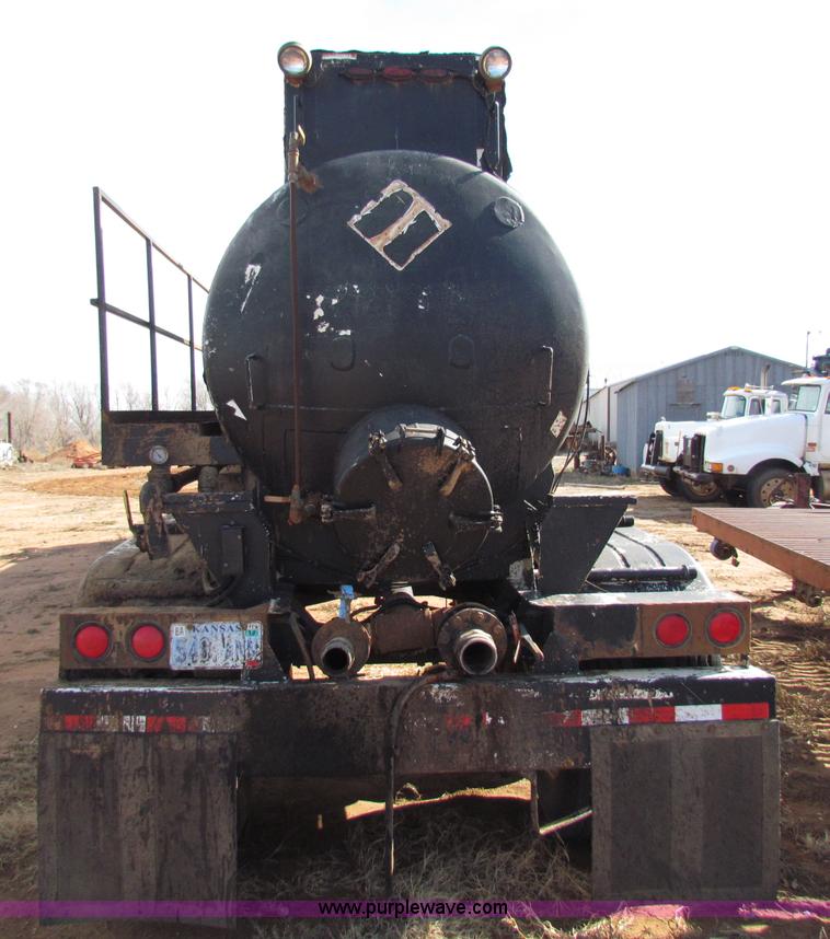 image for item D9129 1991 Eagle 120 barrel tanker trailer