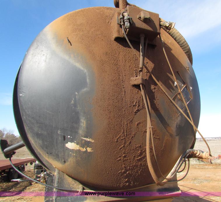 image for item D9129 1991 Eagle 120 barrel tanker trailer