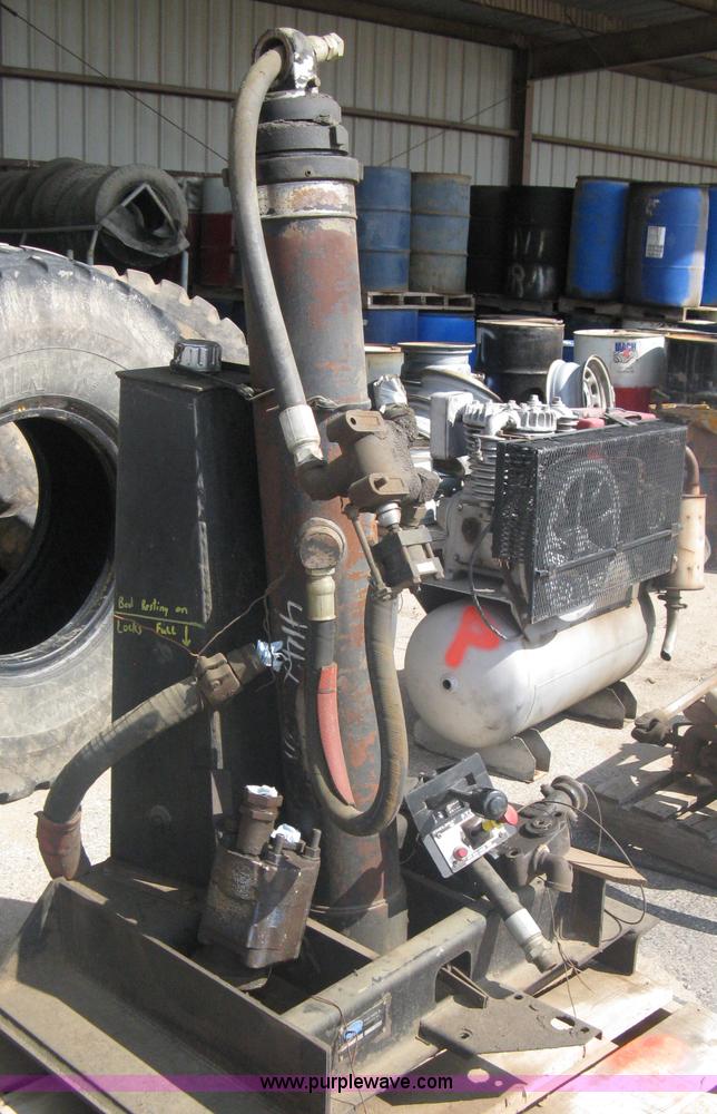 image for item G9760 Heil 63 Frame dump body hoist