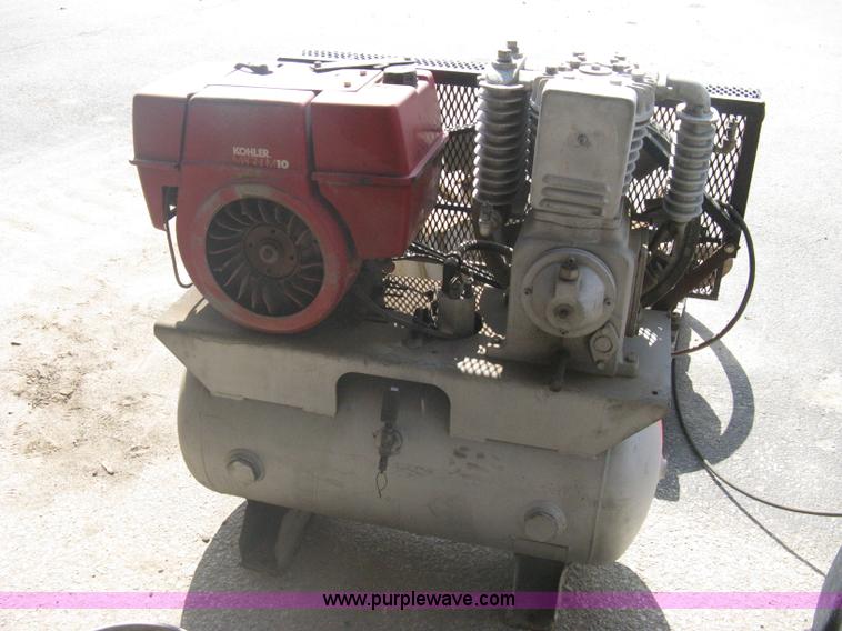 image for item G9762 Gas powered air compressor