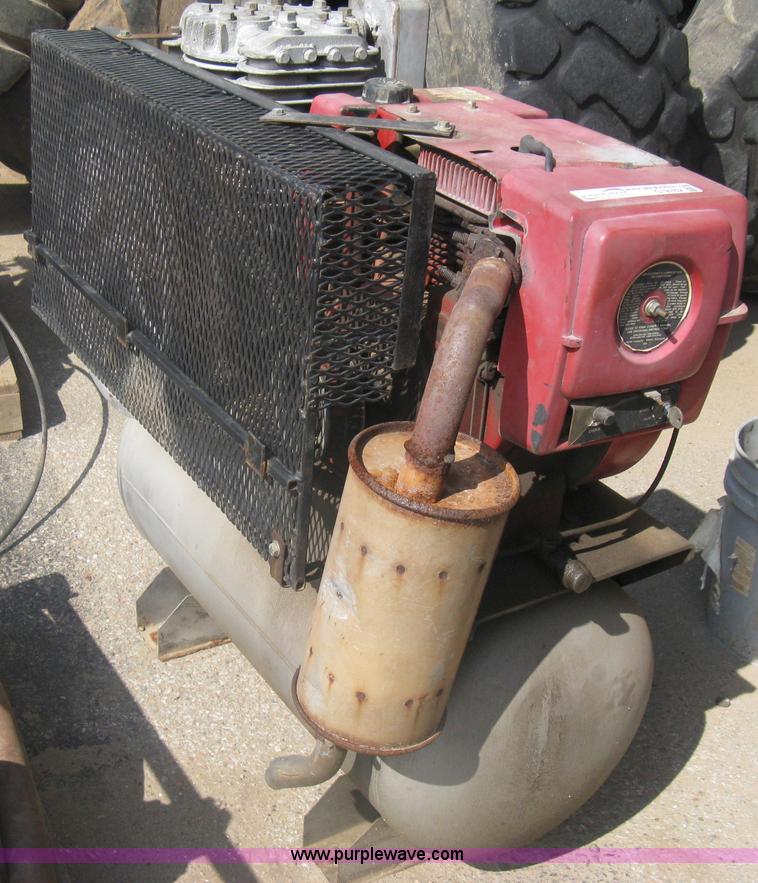 image for item G9762 Gas powered air compressor