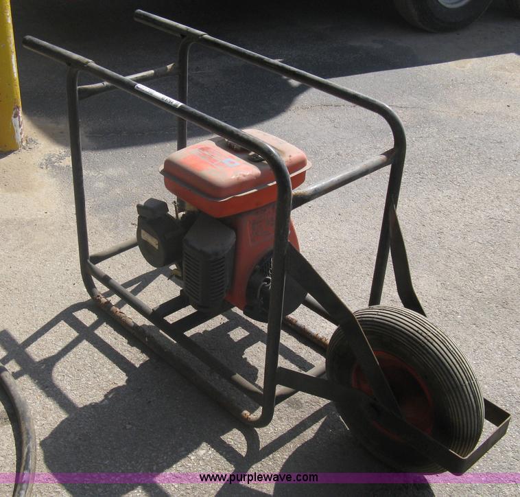 image for item G9764 Wisconsin Robin concrete vibrator pump