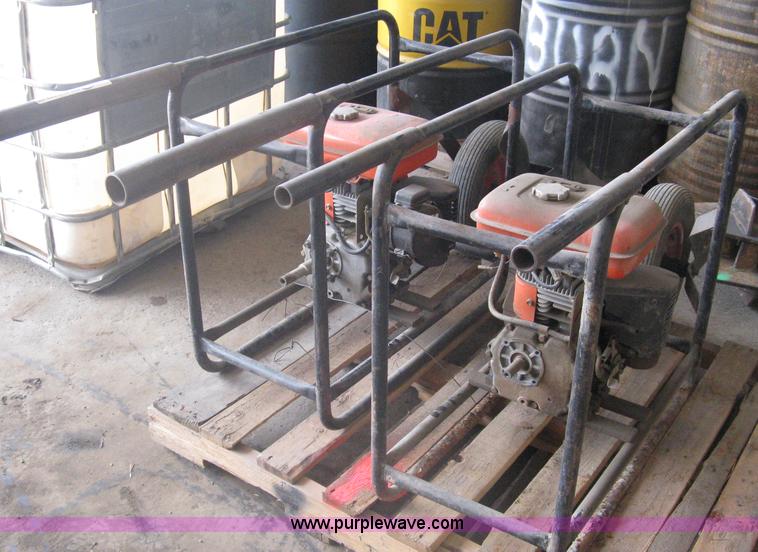 image for item G9765 (2) Wisconsin Robin concrete vibrator pumps