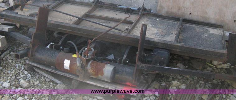 image for item G9767 Waltco 222 2,000 lb lift gate