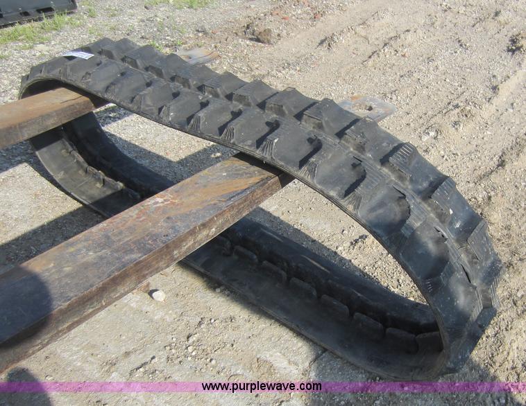 image for item H9760 Komatsu PC15 MR-7 rubber track