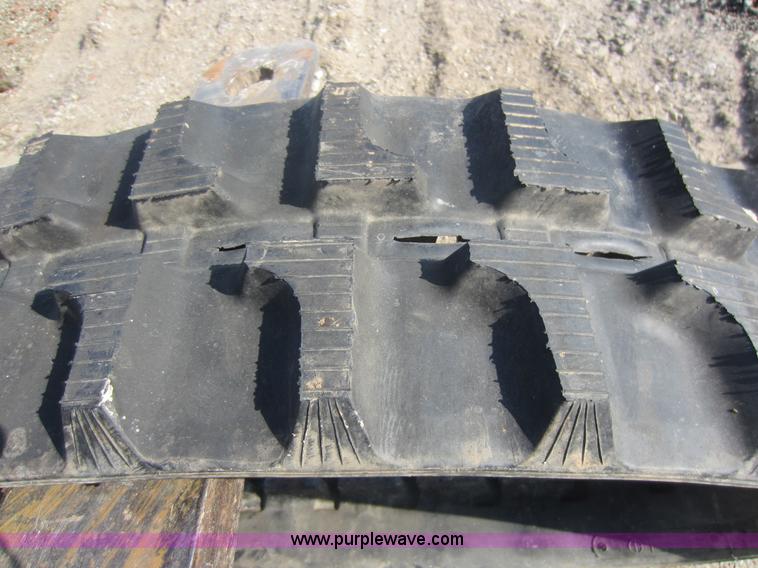 image for item H9760 Komatsu PC15 MR-7 rubber track