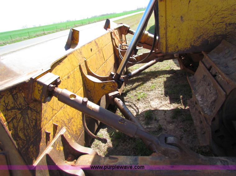 image for item N9016 1995 John Deere 850B LT dozer