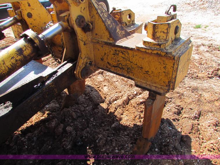 image for item N9016 1995 John Deere 850B LT dozer