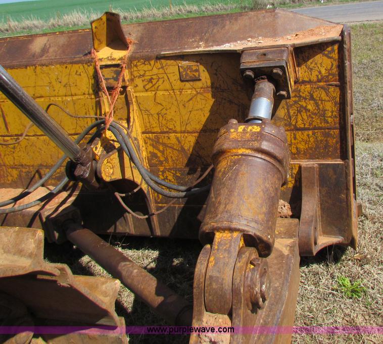 image for item N9016 1995 John Deere 850B LT dozer