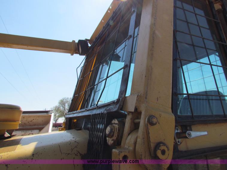 image for item N9016 1995 John Deere 850B LT dozer