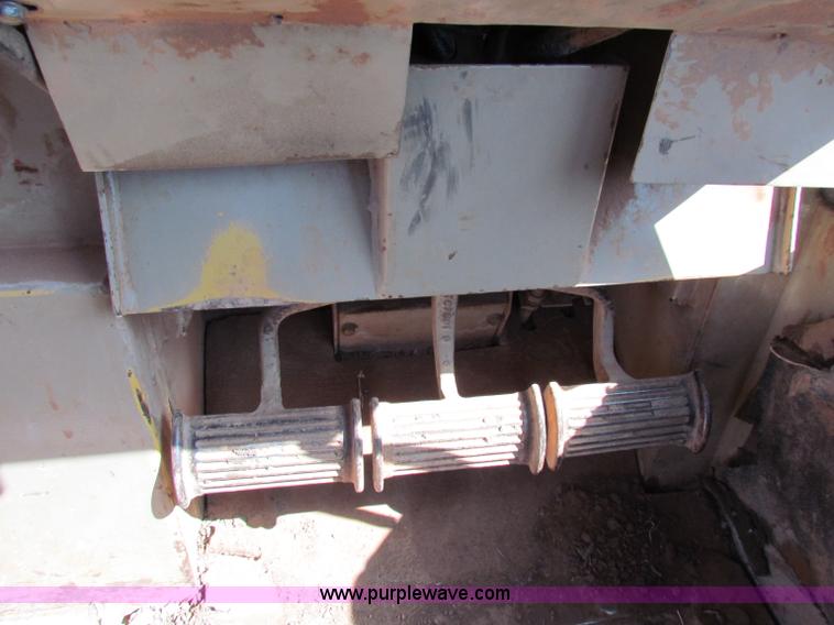 image for item N9016 1995 John Deere 850B LT dozer