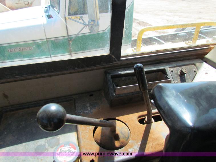 image for item N9016 1995 John Deere 850B LT dozer