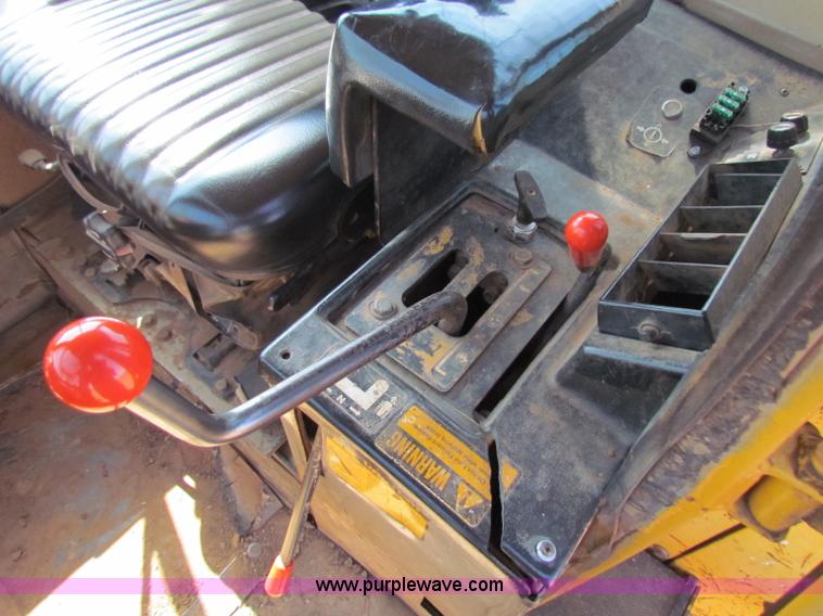 image for item N9016 1995 John Deere 850B LT dozer