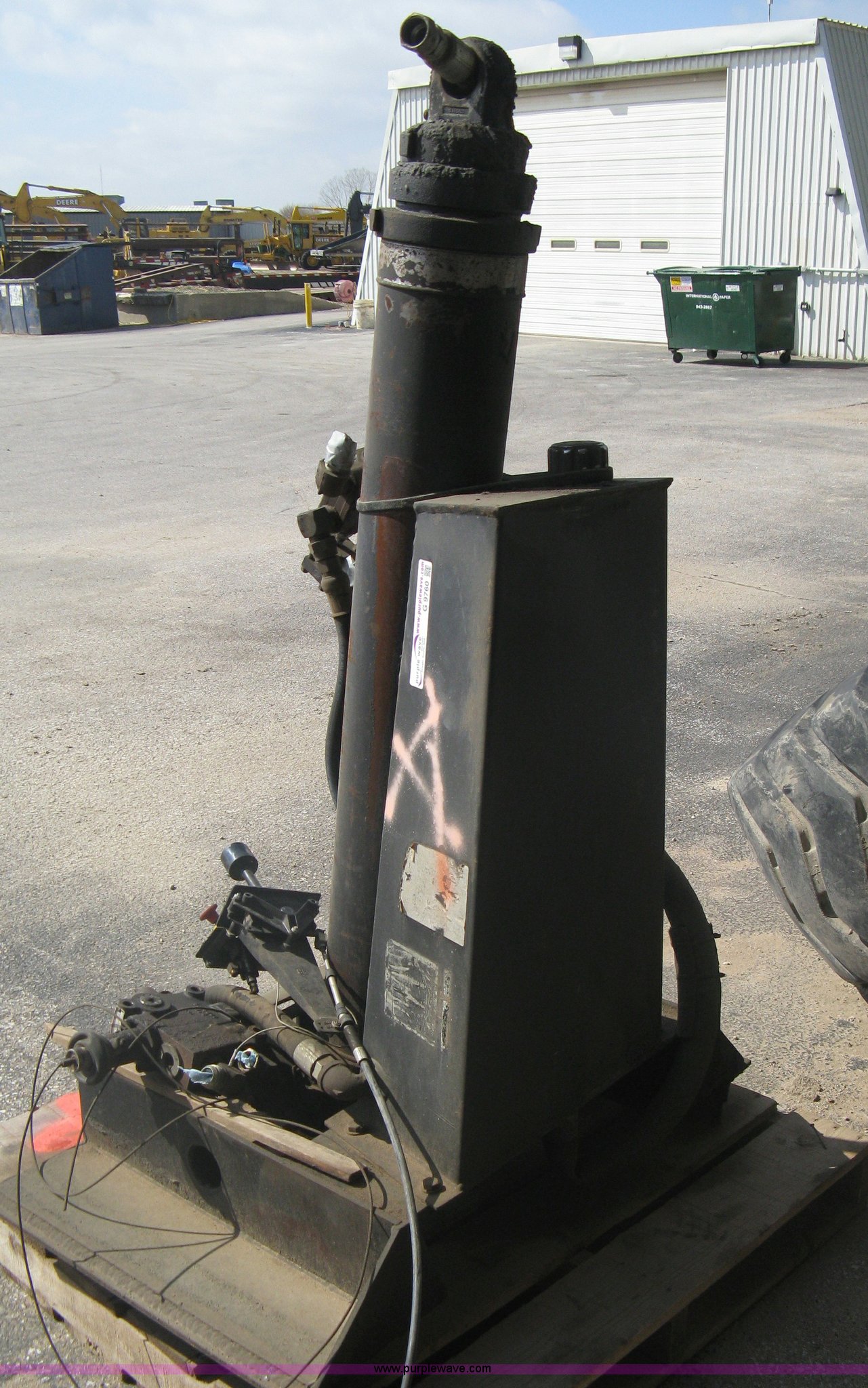 Heil 63 Frame dump body hoist in Wichita, KS Item G9760 sold Purple