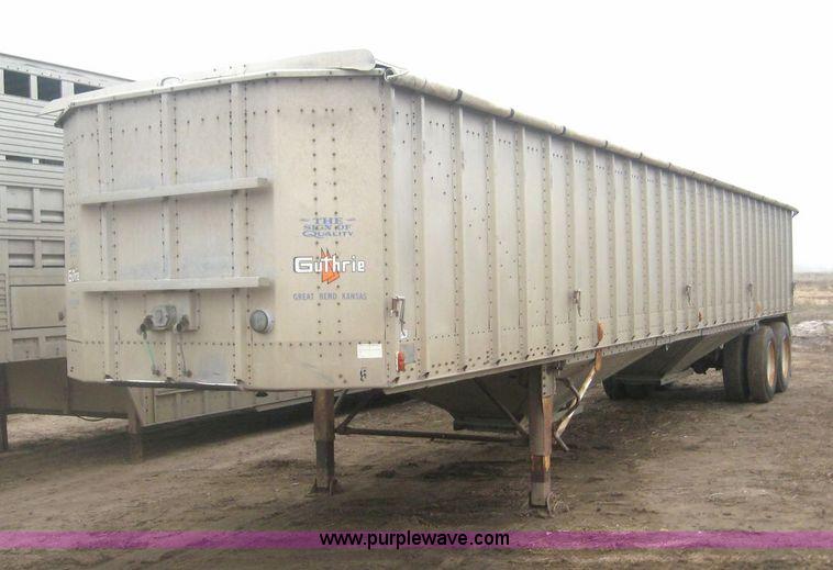 image for item 3779 1980 Guthrie 42' grain trailer