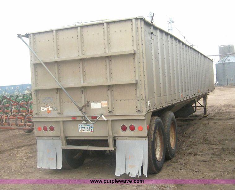 image for item 3779 1980 Guthrie 42' grain trailer