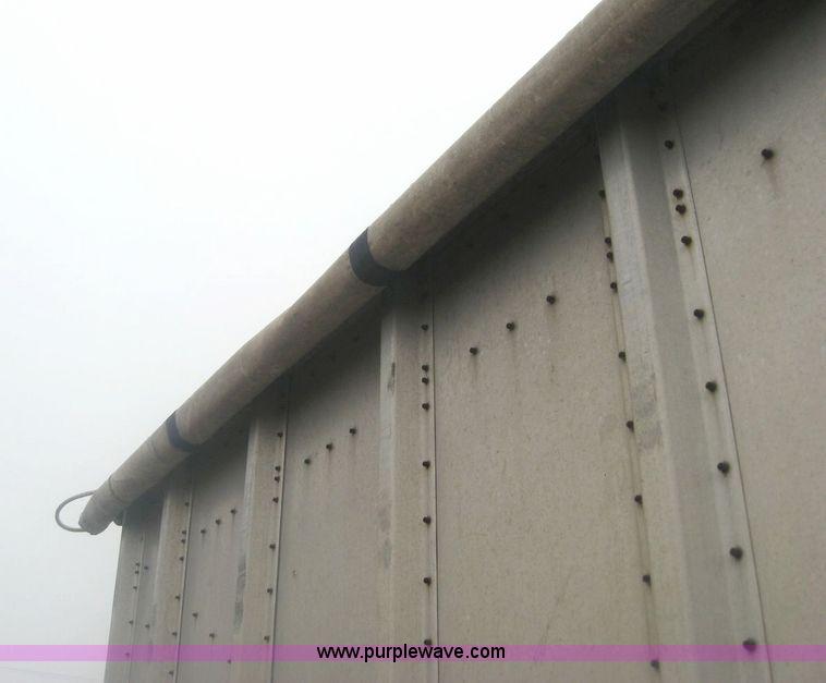 image for item 3779 1980 Guthrie 42' grain trailer