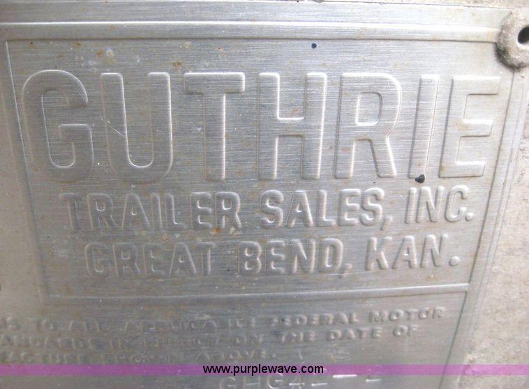 image for item 3779 1980 Guthrie 42' grain trailer