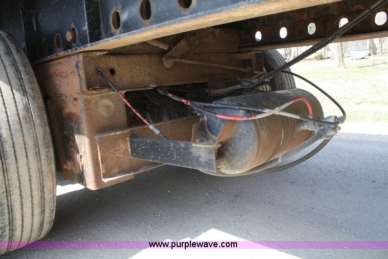 image for item A6797 2000 Lufkin FLIIST flatbed trailer