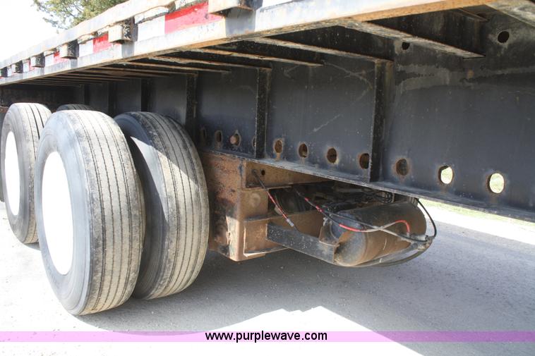 image for item A6797 2000 Lufkin FLIIST flatbed trailer