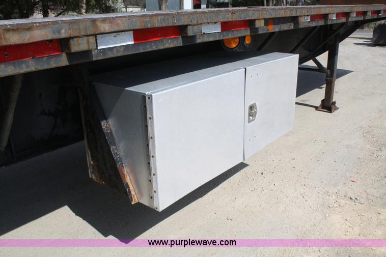 image for item A6797 2000 Lufkin FLIIST flatbed trailer