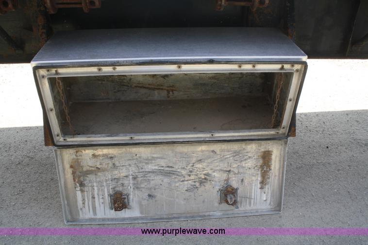 image for item A6797 2000 Lufkin FLIIST flatbed trailer