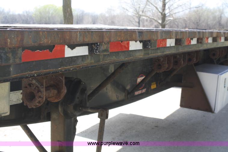 image for item A6797 2000 Lufkin FLIIST flatbed trailer