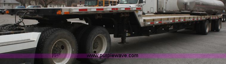 image for item A6831 2006 Transcraft aluminum drop deck trailer