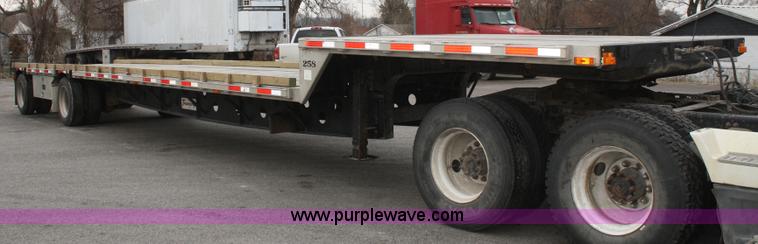 image for item A6831 2006 Transcraft aluminum drop deck trailer