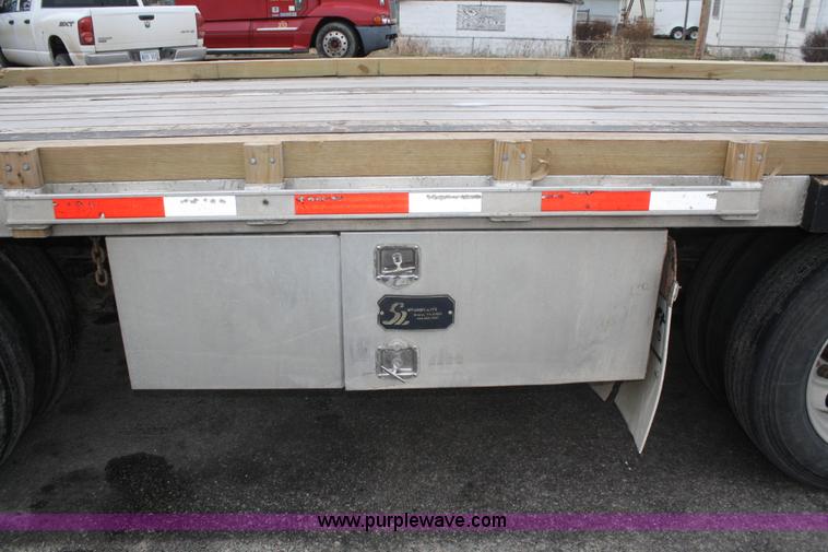 image for item A6831 2006 Transcraft aluminum drop deck trailer