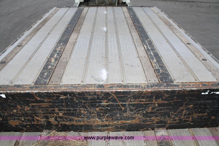 image for item A6831 2006 Transcraft aluminum drop deck trailer