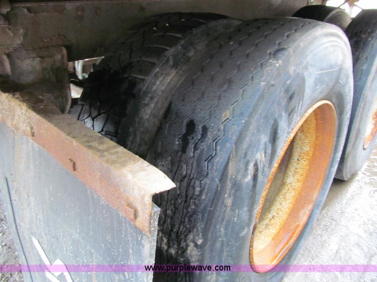 image for item A8078 1996 Great Dane 48' tandem axle van trailer