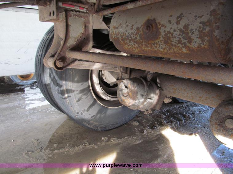 image for item A8078 1996 Great Dane 48' tandem axle van trailer