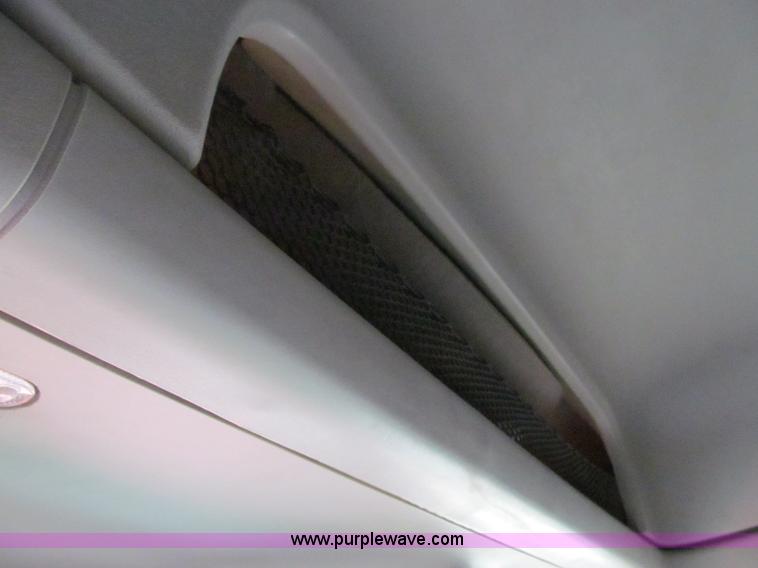 image for item A8201 2005 Freightliner Columbia semi truck