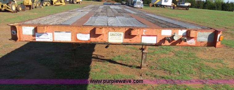 image for item B2271 1996 Great Dane expandable flatbed trailer