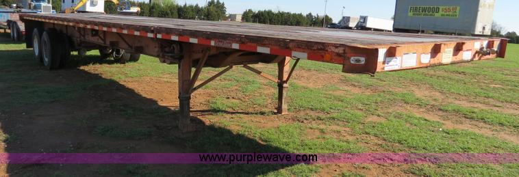 image for item B2271 1996 Great Dane expandable flatbed trailer